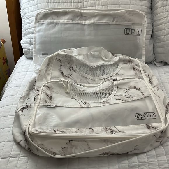 5 Piece Veken Grey & White Marble Packing Cube & Laundry Bag Set-Gently Traveled - Picture 4 of 6